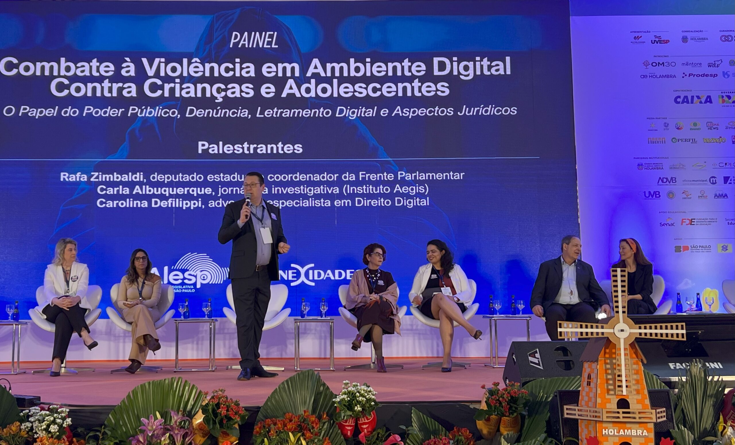 8º Conexidades: Frente Parlamentar chega a Holambra para combater violência digital entre crianças e jovens